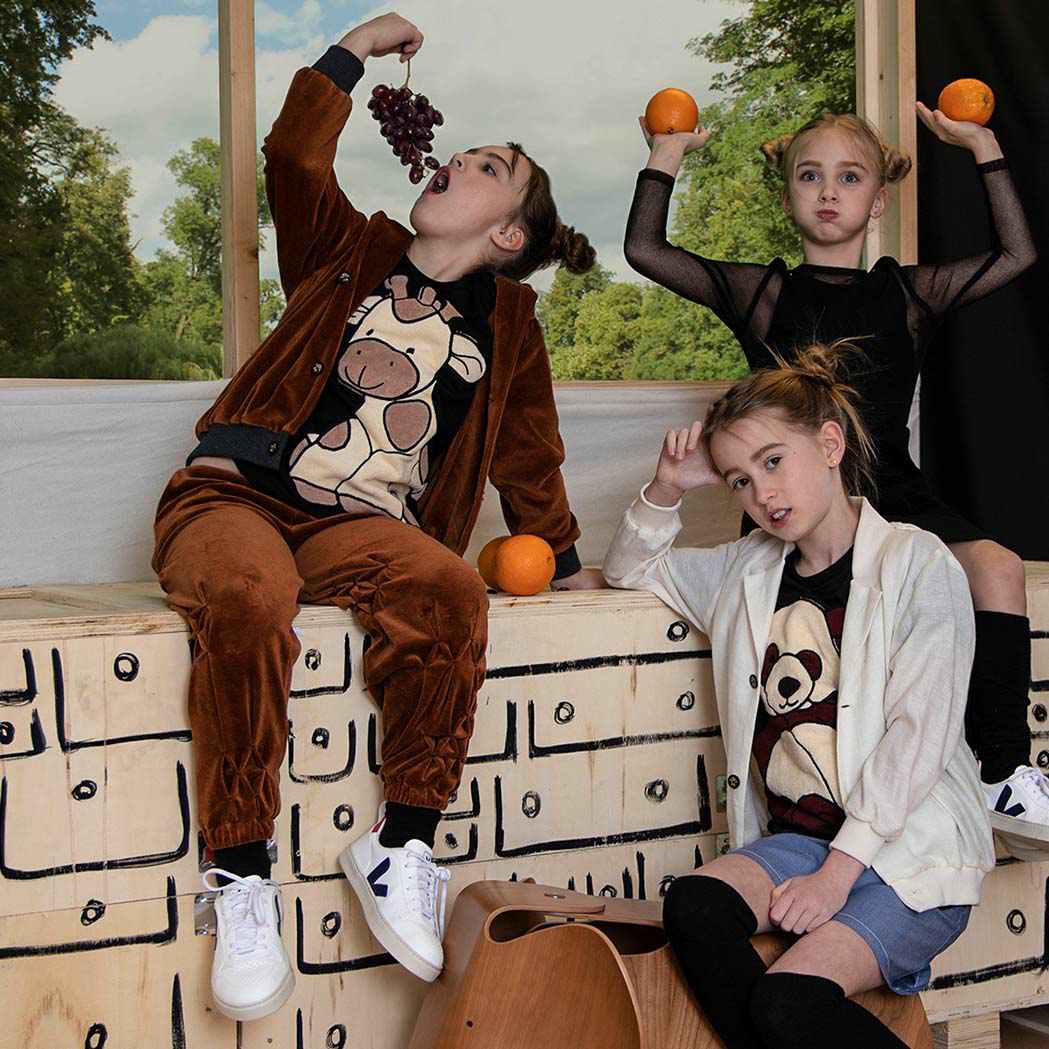 Kids Black T-Shirt with Giraffe Application